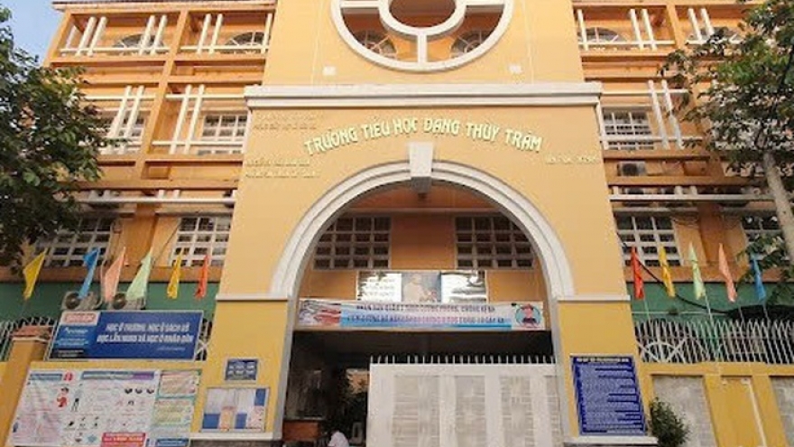 Nghi ngộ độc tại trường Đặng Thùy Trâm ở TP.HCM, 25 người nhập viện cấp cứu